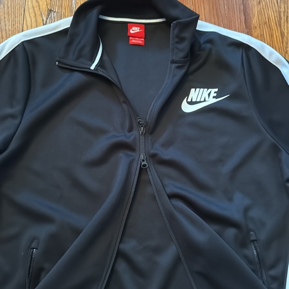 2011 Nike Basketball Jacket - Picture 7 of 11